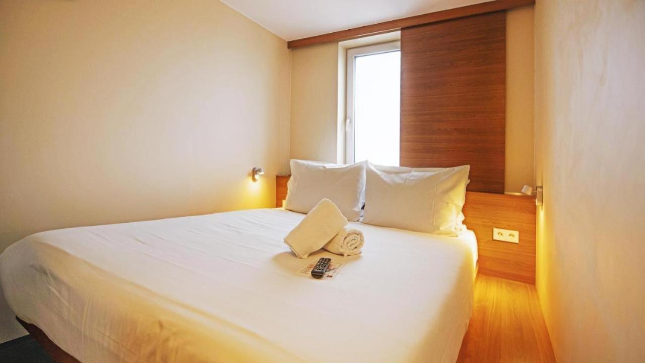Hotel Duesseldorfer Hof フランクフルト エクステリア 写真