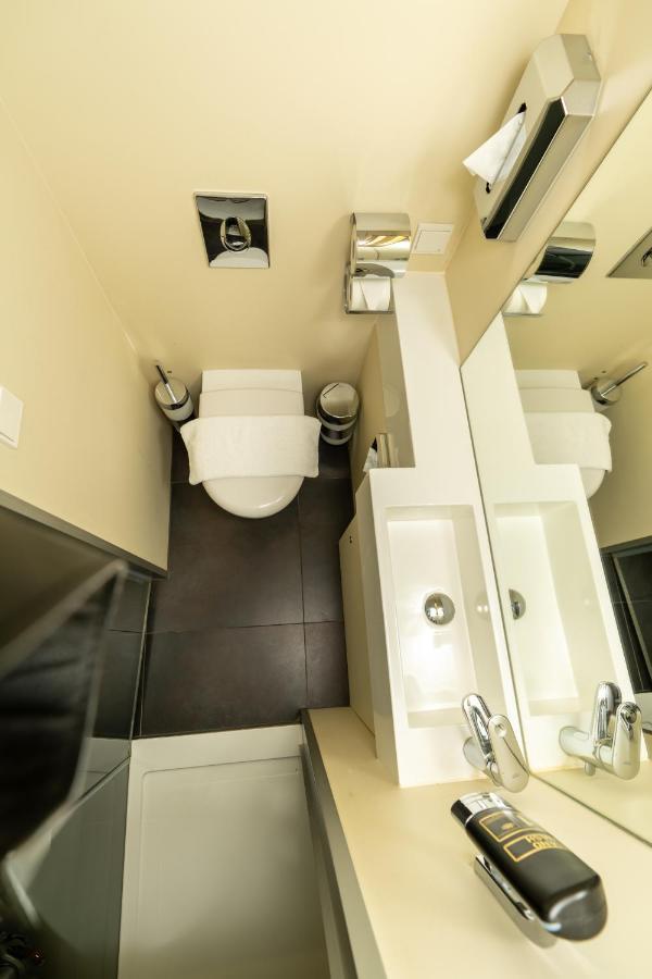 Hotel Duesseldorfer Hof フランクフルト エクステリア 写真