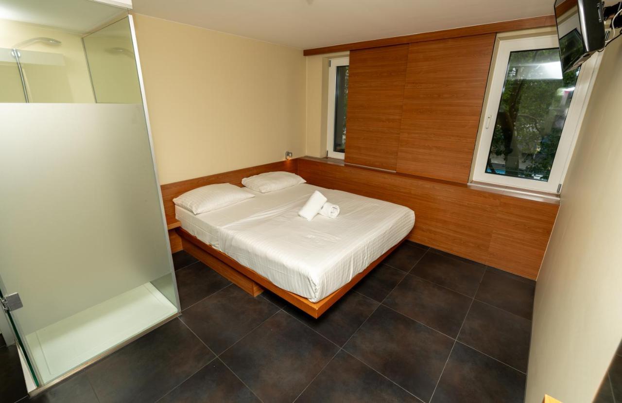 Hotel Duesseldorfer Hof フランクフルト エクステリア 写真